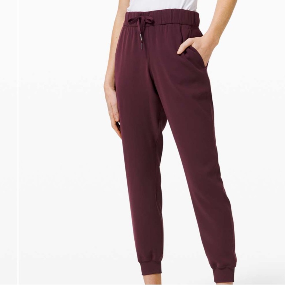 Lululemon On the Fly Jogger *Woven Cassis W5BZDS - Picture 3 of 7